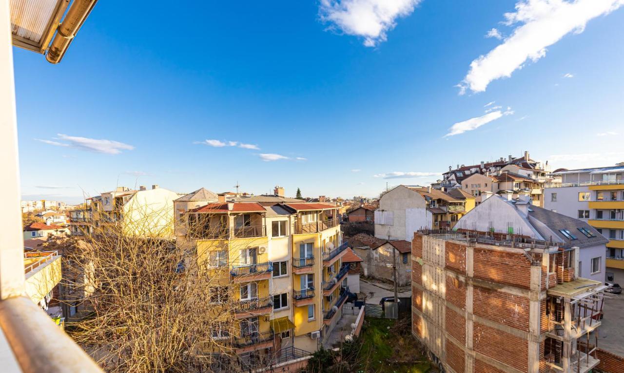 Sunny 1Bd Apartment In Old Town By Flat Mаnager Plovdiv Exterior photo